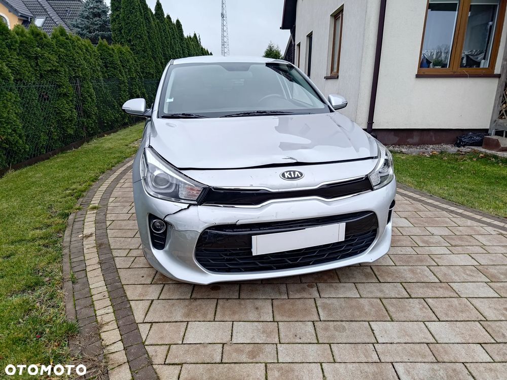 Kia Rio - 8