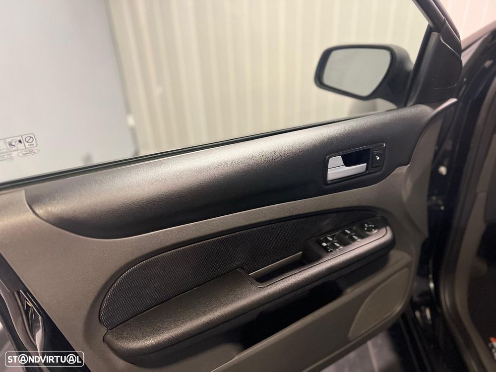 Ford Focus SW 1.6 TDCi Connec. - 16