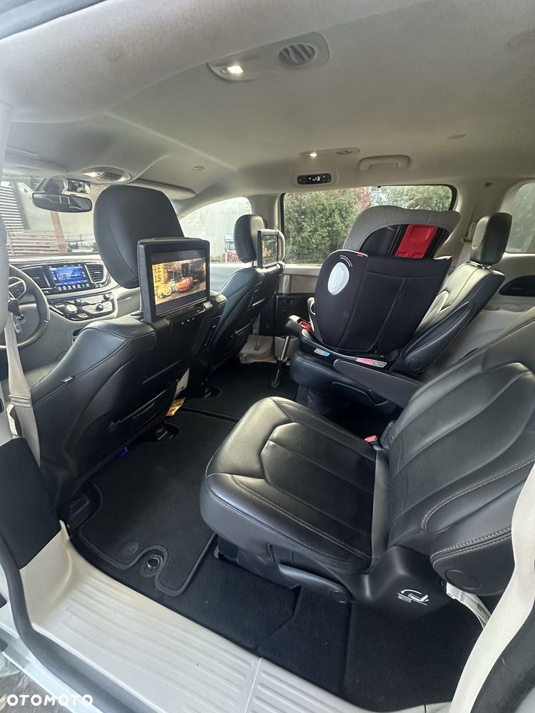 Chrysler Pacifica 2018 photo 5