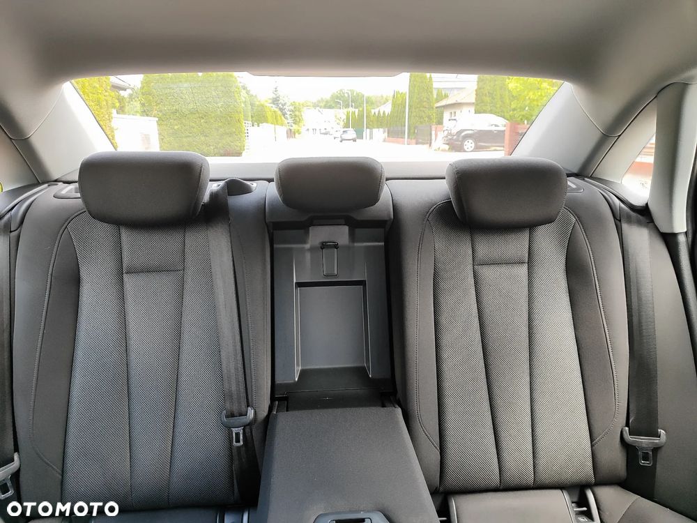 Audi A4 Limousine 2.0 TDI ultra S tronic design - 16