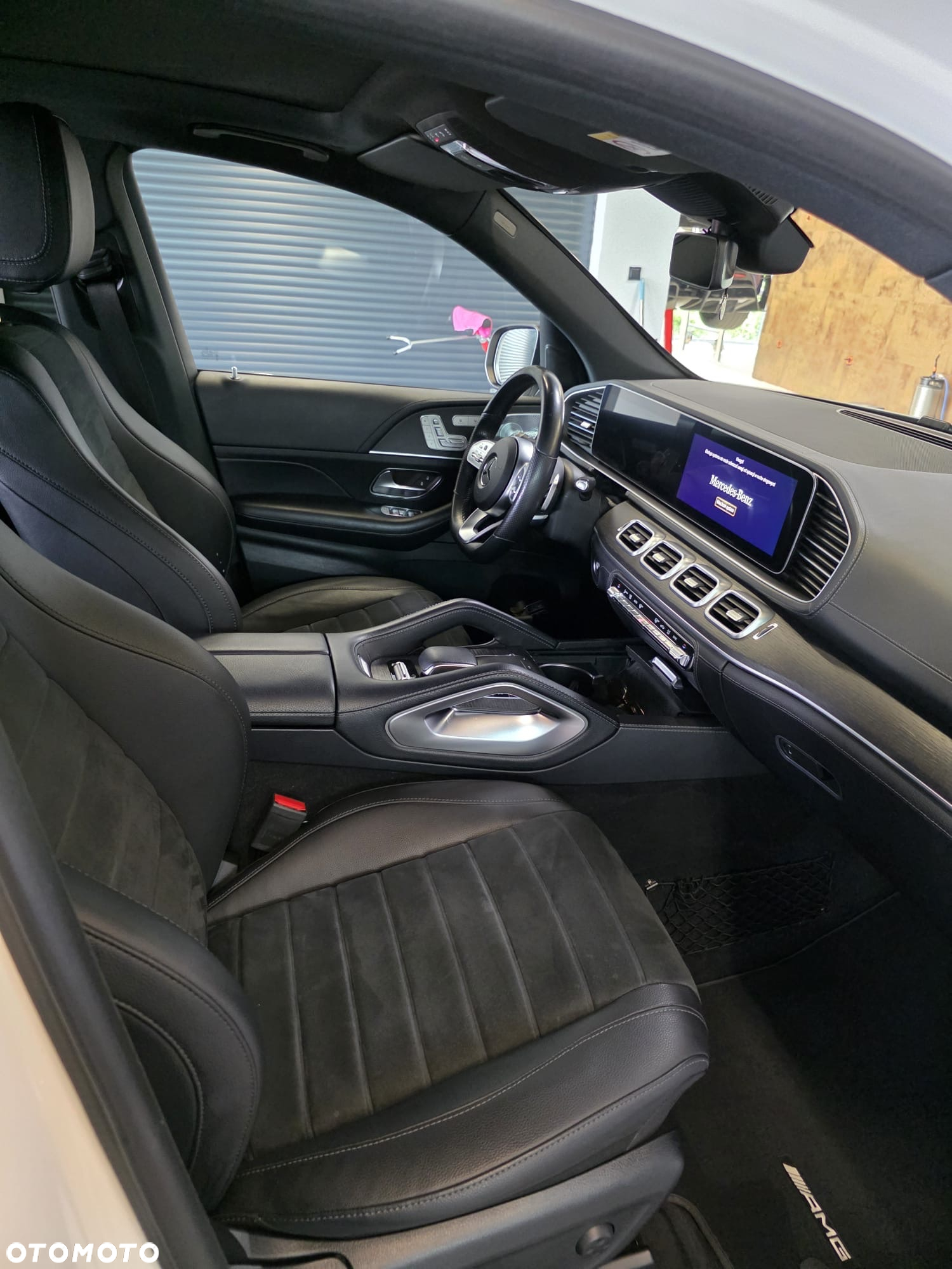 Mercedes-Benz GLE 400 d 4Matic 9G-TRONIC AMG Line - 13