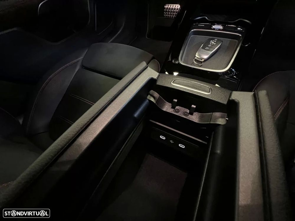 Mercedes-Benz A 250 Limousine e AMG Line - 30