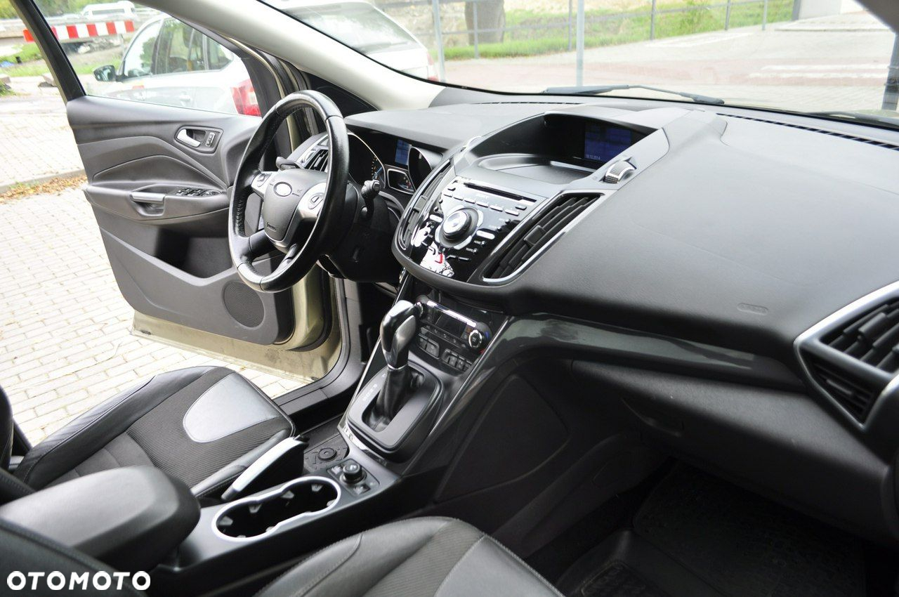 Ford Kuga 1.6 EcoBoost 4x4 Titanium - 30