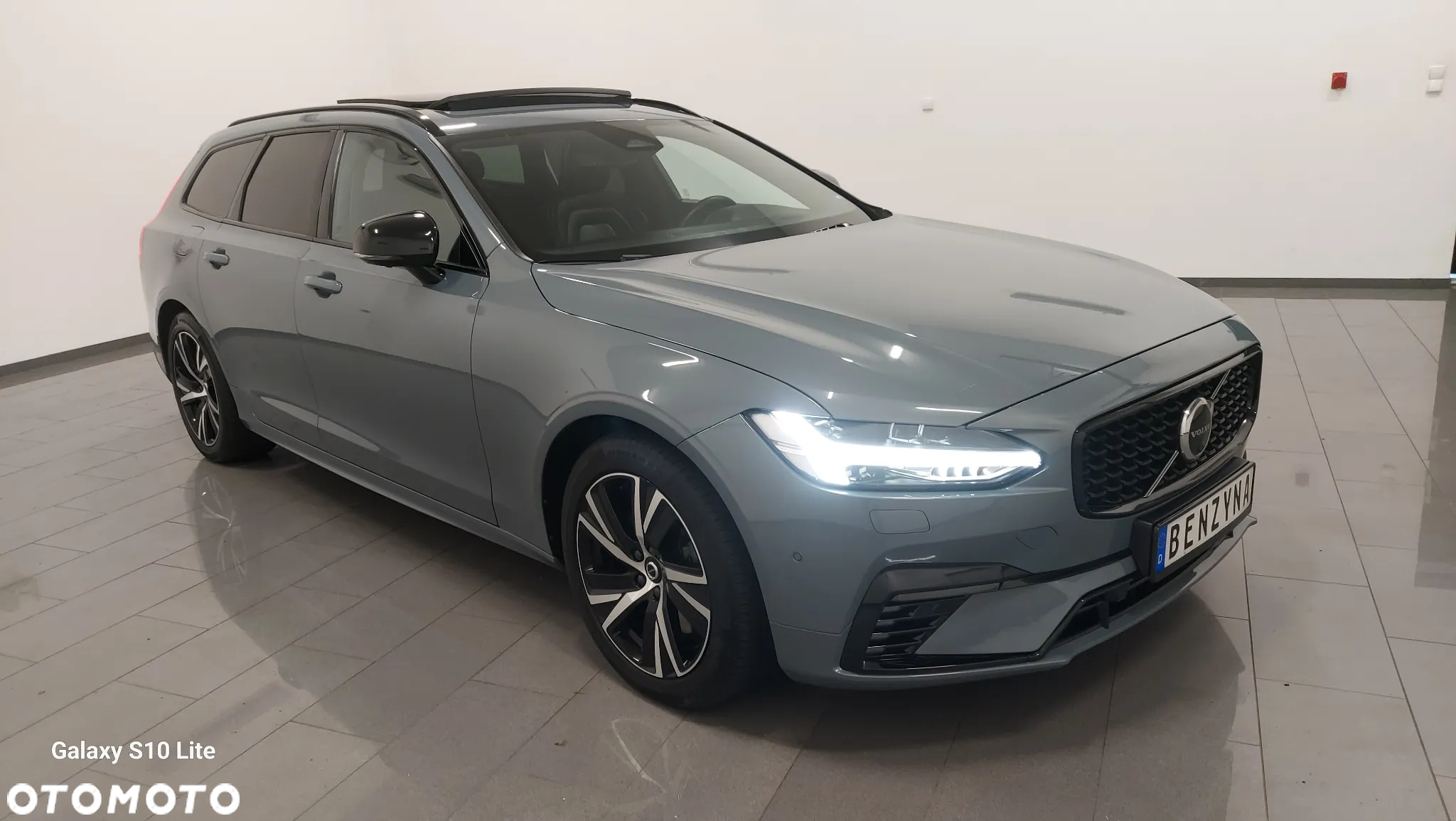 Volvo V90 T8 Twin Engine AWD R Design - 2