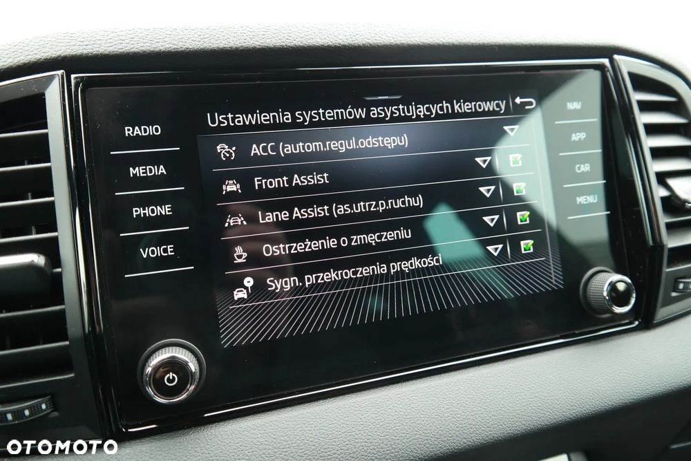 Skoda Karoq 1.5 TSI ACT Sportline DSG - 28