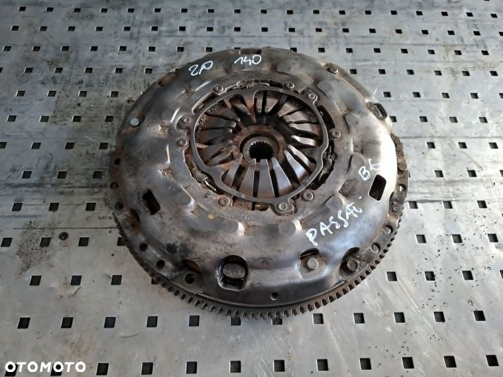 KOŁO DWUMASOWE SPRZĘGŁO DWUMASA VW PASSAT B6 2,0 TDI 140KM - 1