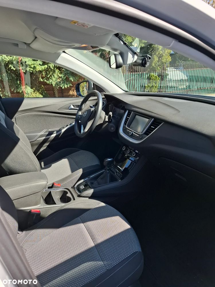 Opel Grandland X 1.2 T GPF Edition S&S - 11