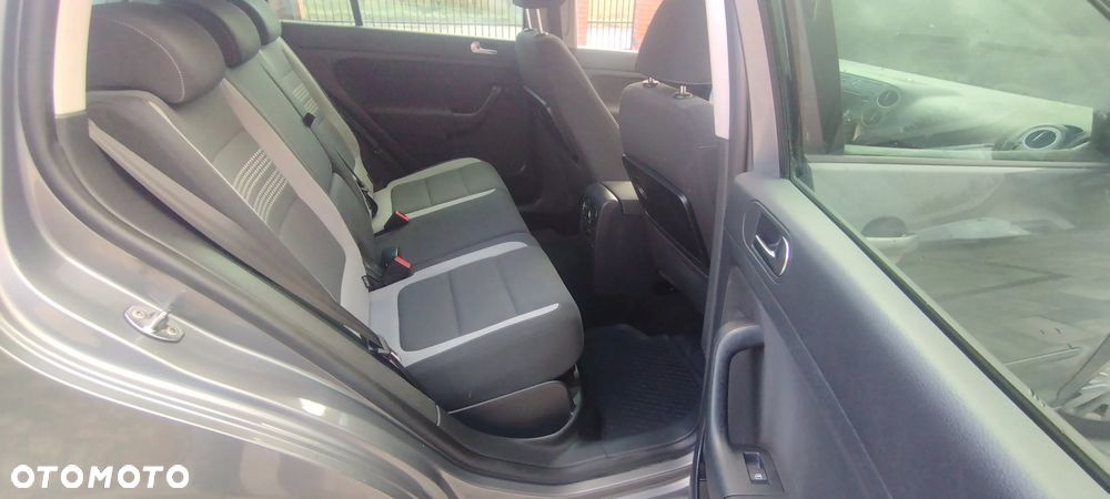Volkswagen Golf Plus - 12