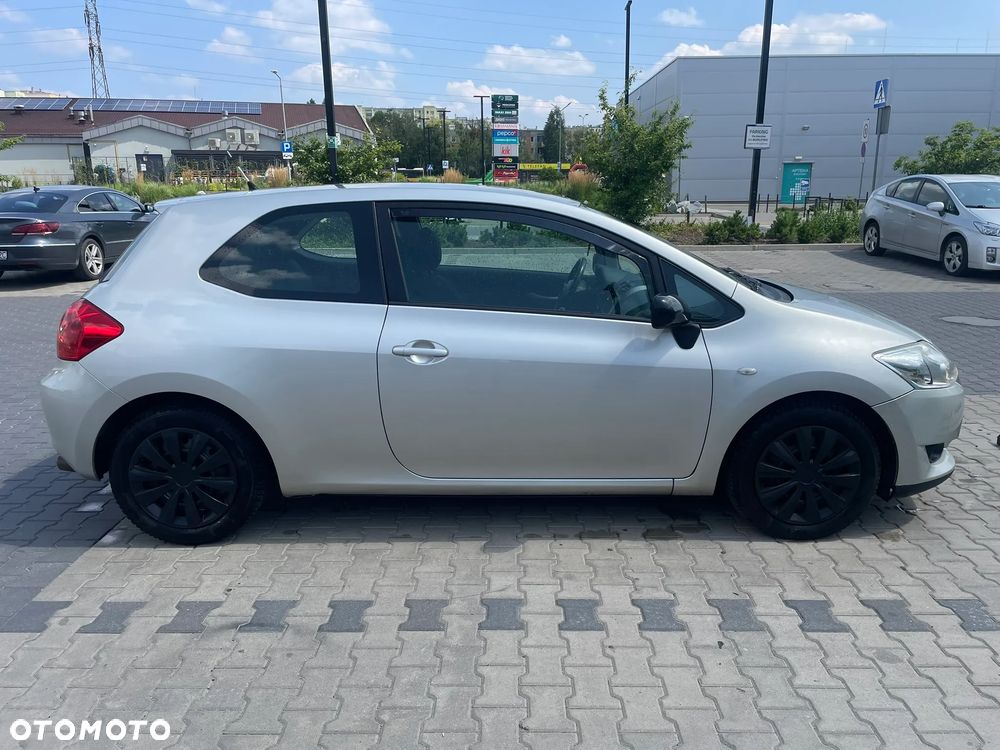 Toyota Auris 1.6 VVT-i Sol - 11