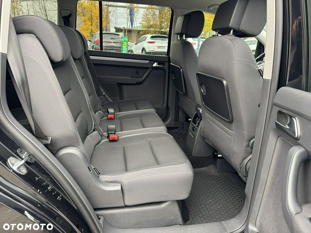 Volkswagen Touran 1.6 TDI DPF BlueMotion Technology Highline - 29