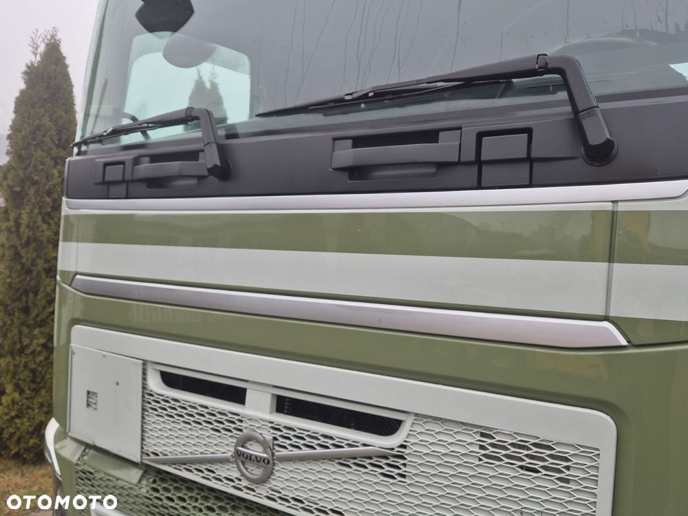 Volvo FH GLOBETROTTER - 16