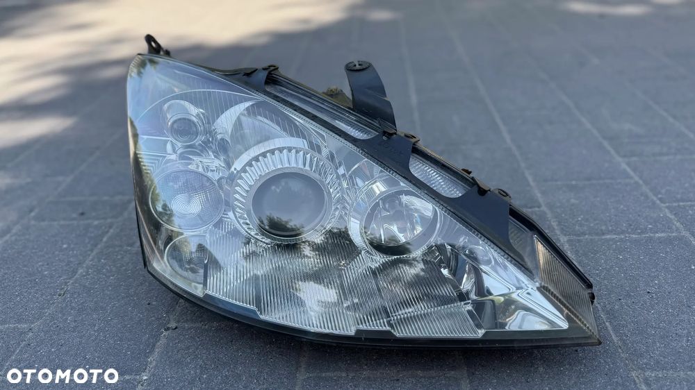 FORD FOCUS MK1 Xenon LAMPA PRAWA PRZÓD Reflektor prawy EUROPA 2M5113100DC 2M5113101DC - 1