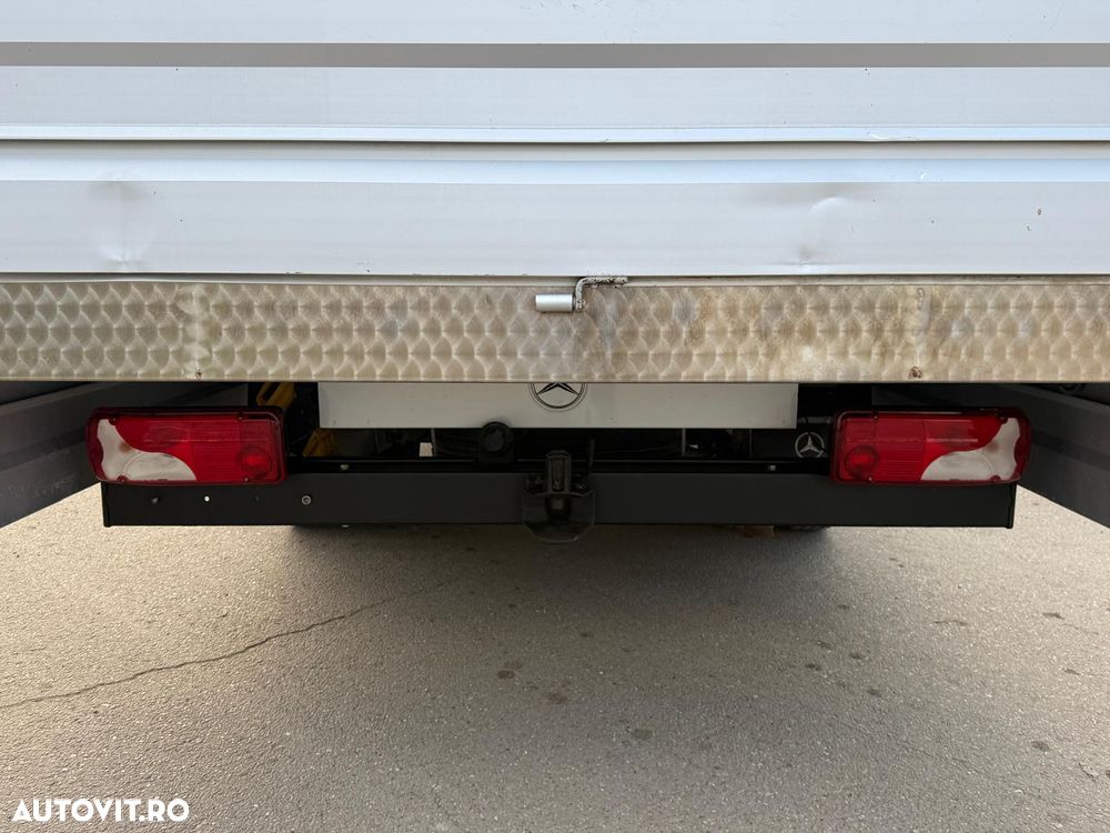 Mercedes-Benz Sprinter - 16