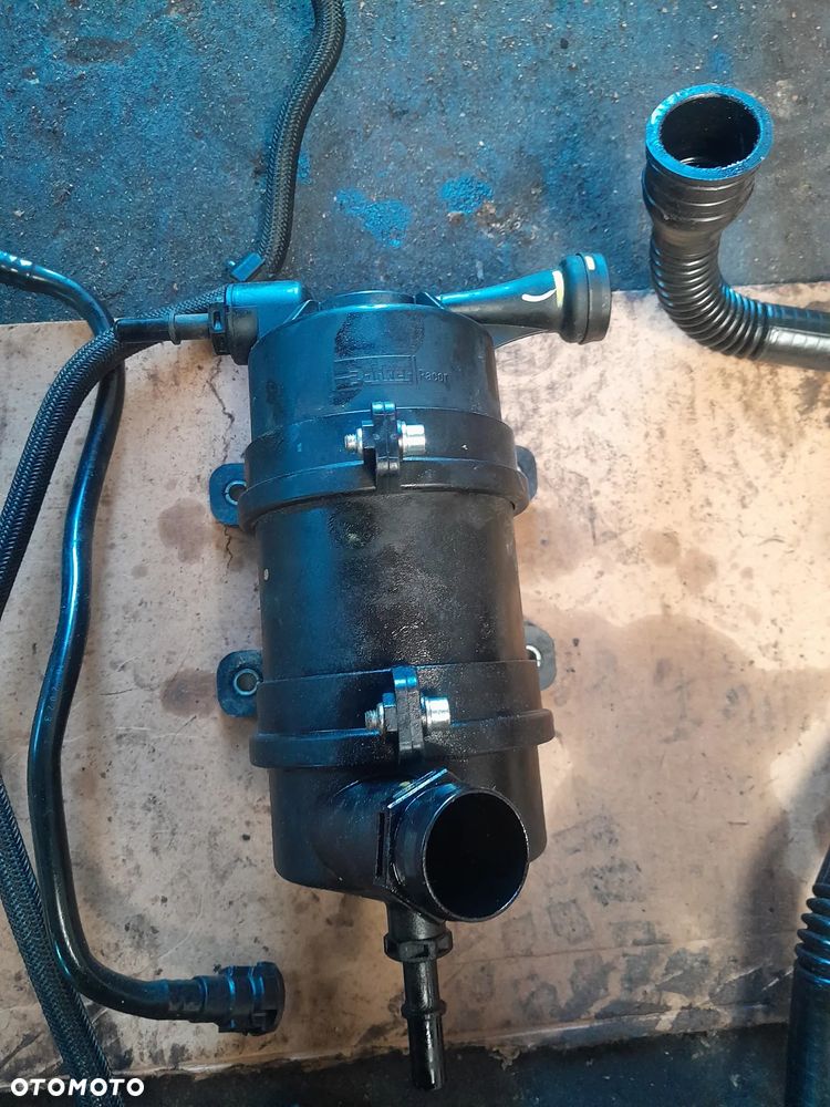 Separator oleju odma z przewodami Ford F MAX 2024r. 500KM GC46-6A785-EA KOMPLET - 2