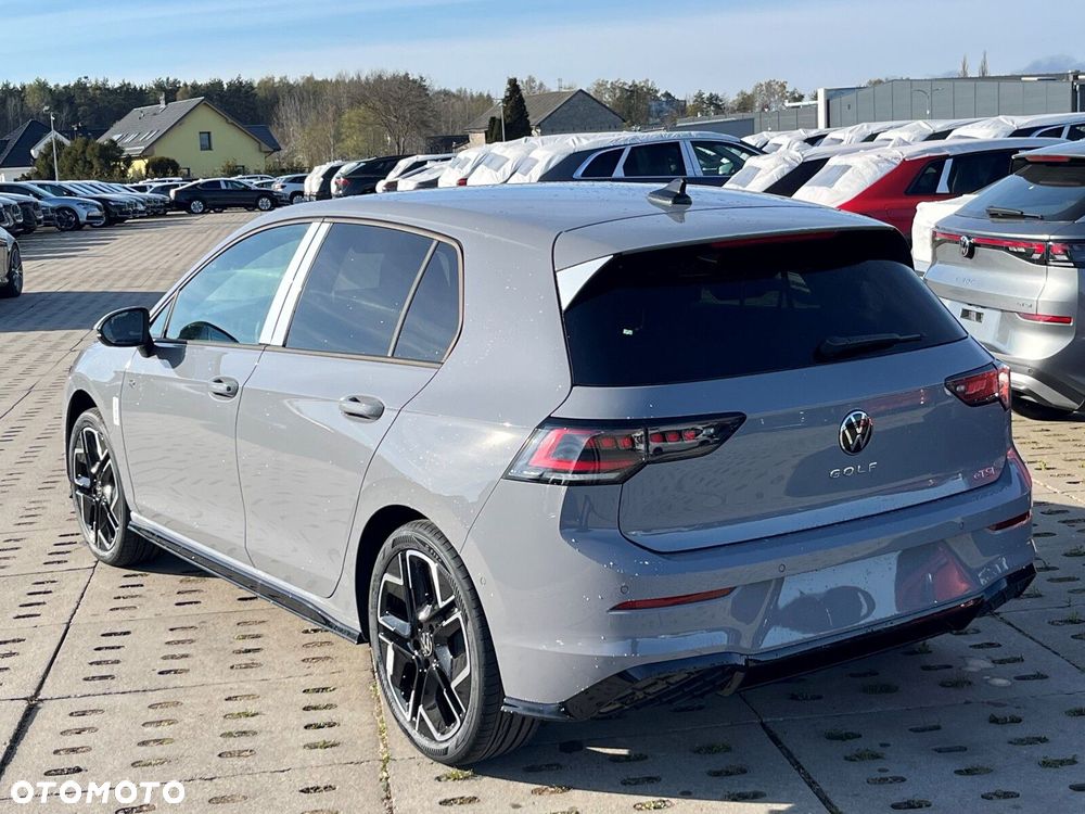 Volkswagen Golf 1.5 eTSI mHEV R-Line Plus DSG - 4