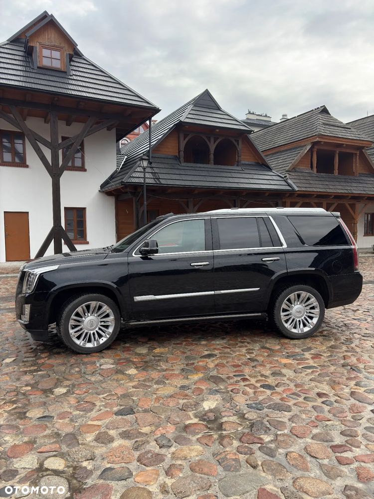 Cadillac Escalade - 5