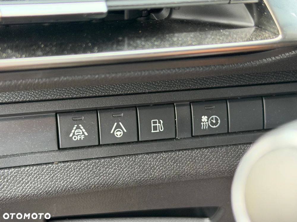 Peugeot 3008 1.6 PureTech HYbrid GT Line S&S EAT8 - 20