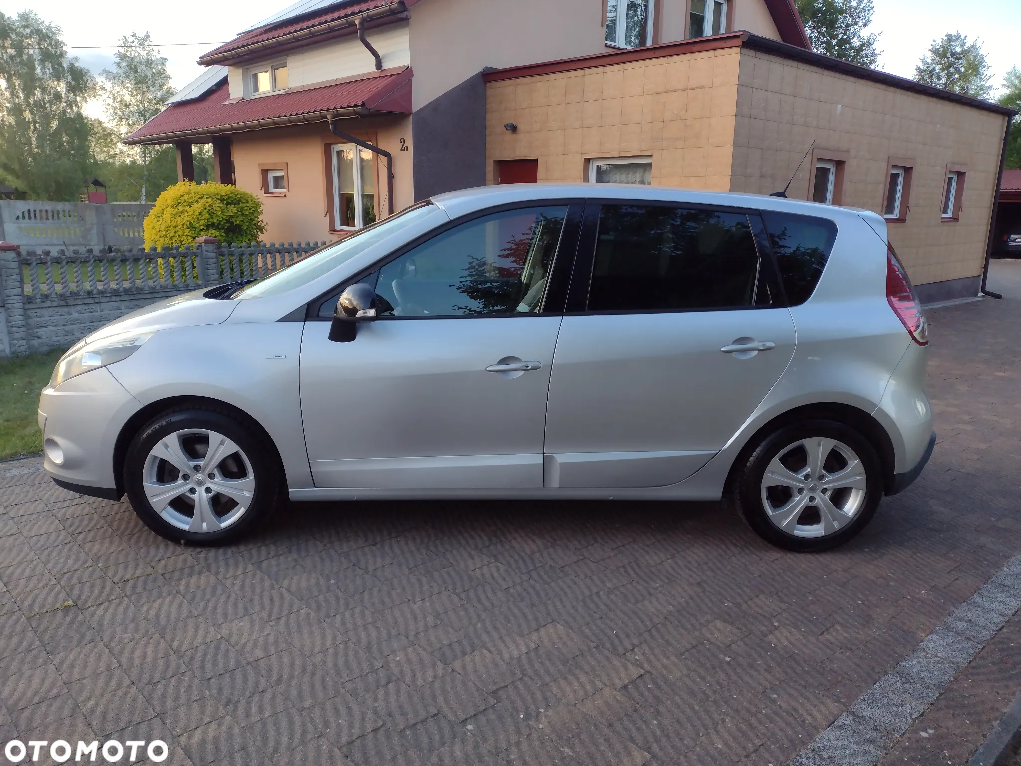 Renault Scenic 1.4 16V TCE Bose Edition - 10
