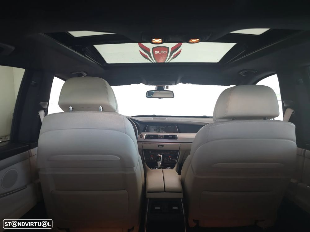 BMW 530 Gran Turismo - 32