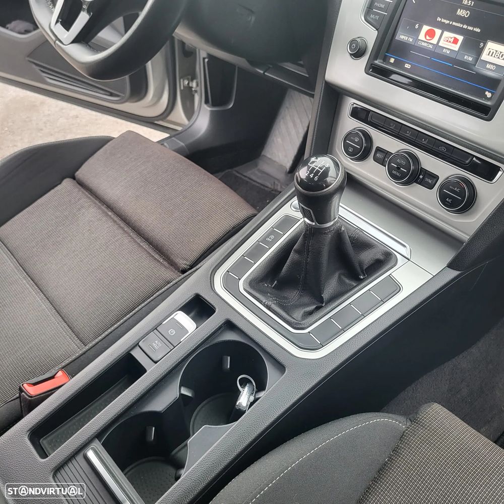 VW Passat Variant 1.6 TDI BlueMotion - 36