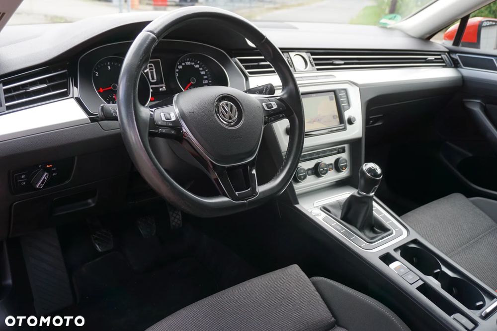 Volkswagen Passat 2.0 TDI BMT Trendline - 11
