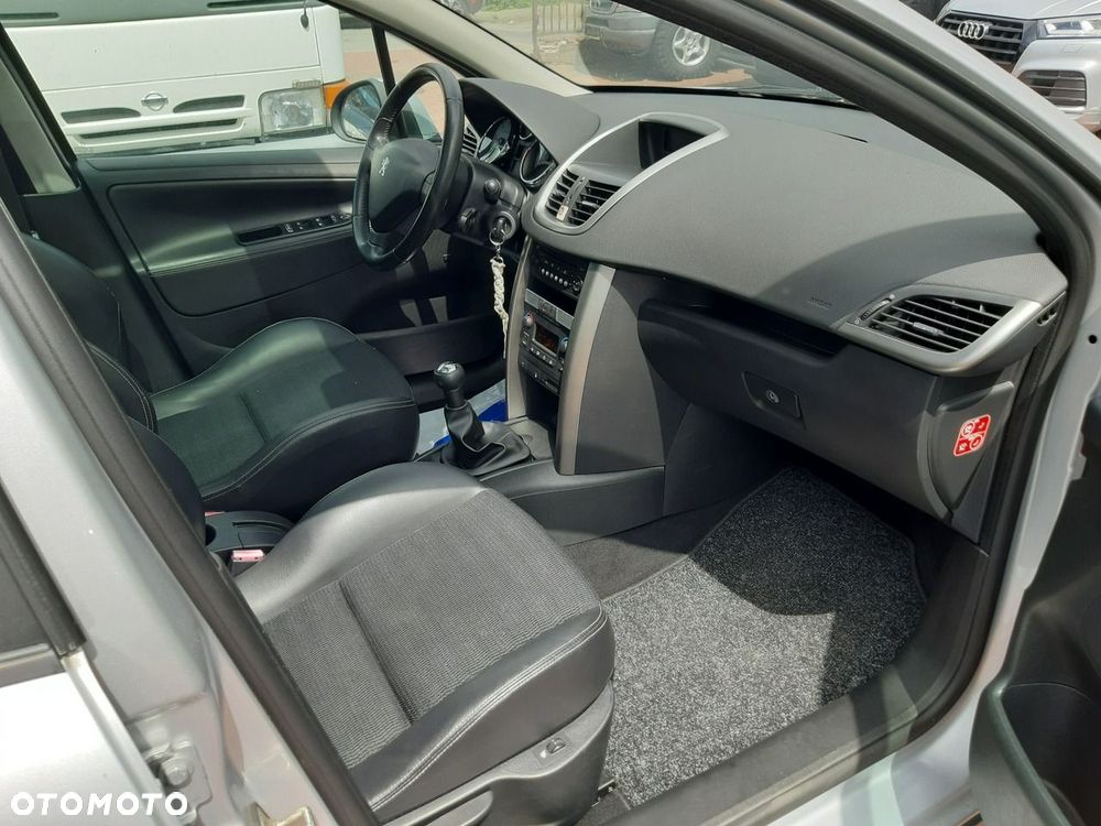 Peugeot 207 - 19