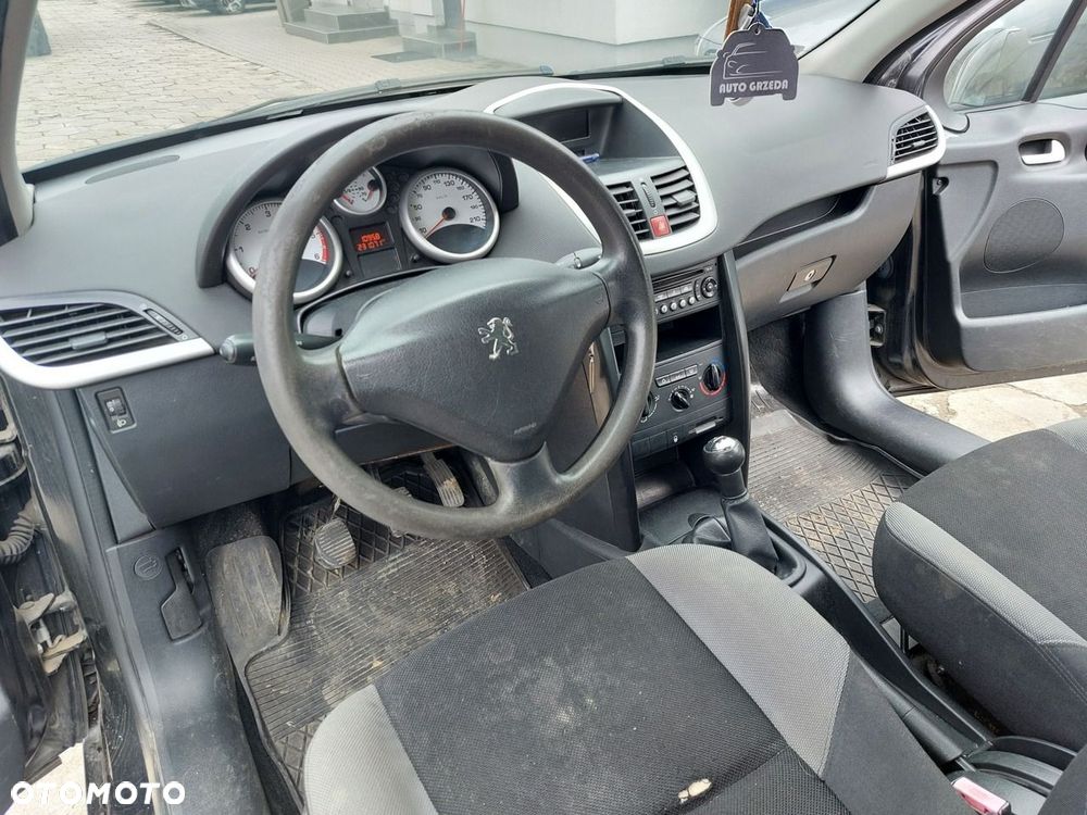 Peugeot 207 - 11