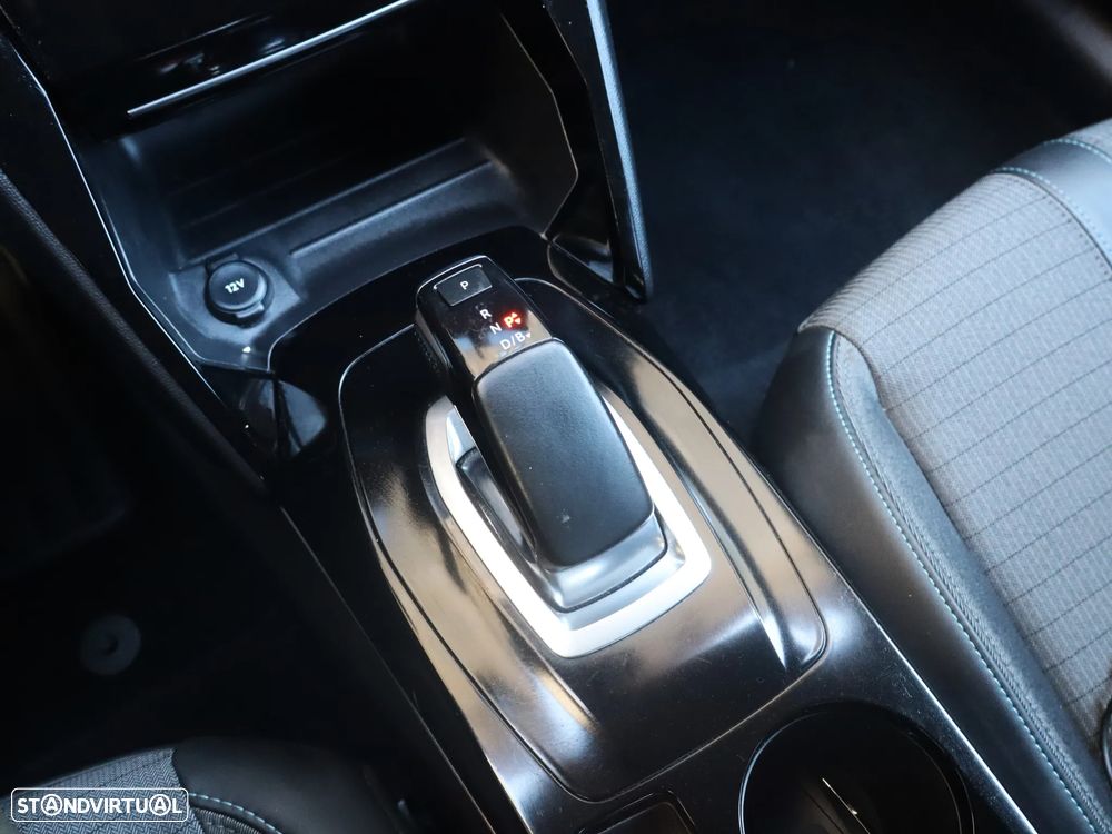 Peugeot e-208 Allure - 33