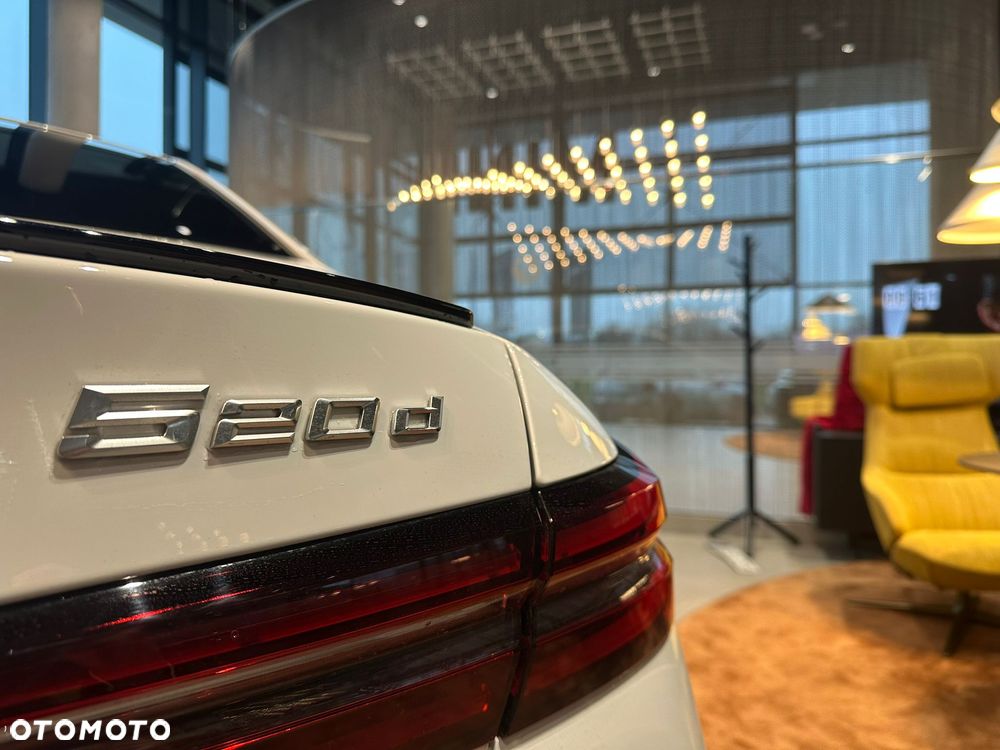 BMW Seria 5 520d mHEV M Sport - 10