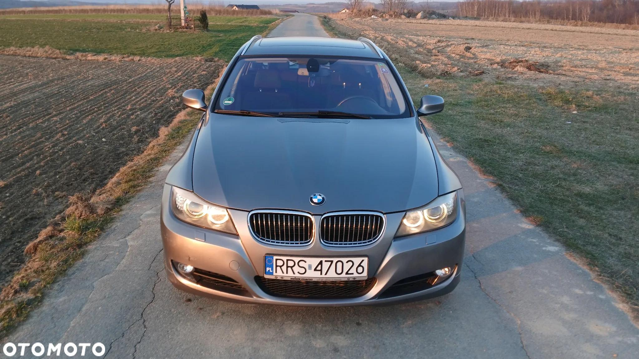 BMW Seria 3 330d xDrive DPF Touring - 5