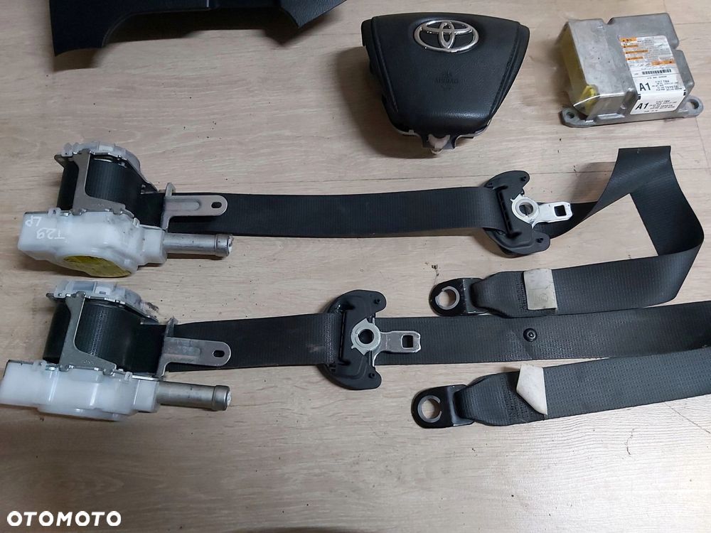 Toyota Avensis T27 LIFT 14-18r poduszka air bag kierowcy deska pas 2015r - 3