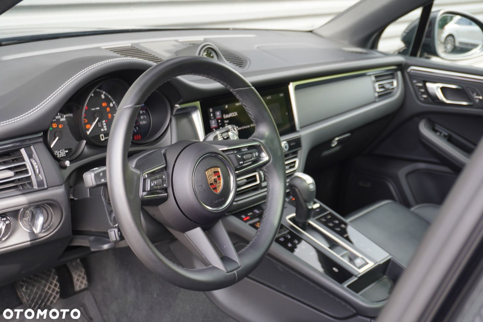 Porsche Macan Standard - 8
