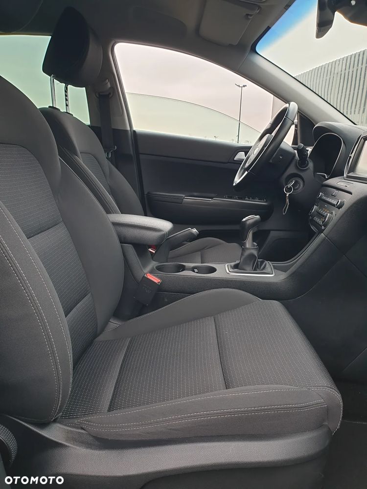 Kia Sportage 1.6 GDI 2WD Dream-Team Edition - 29