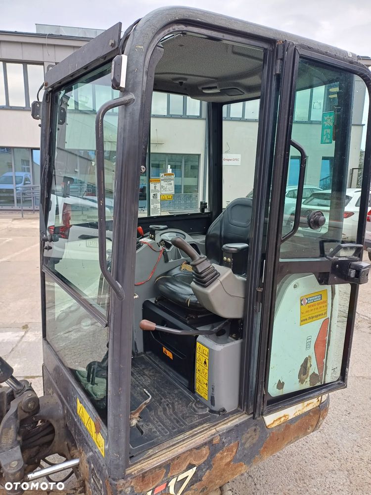 Bobcat E17 - 14