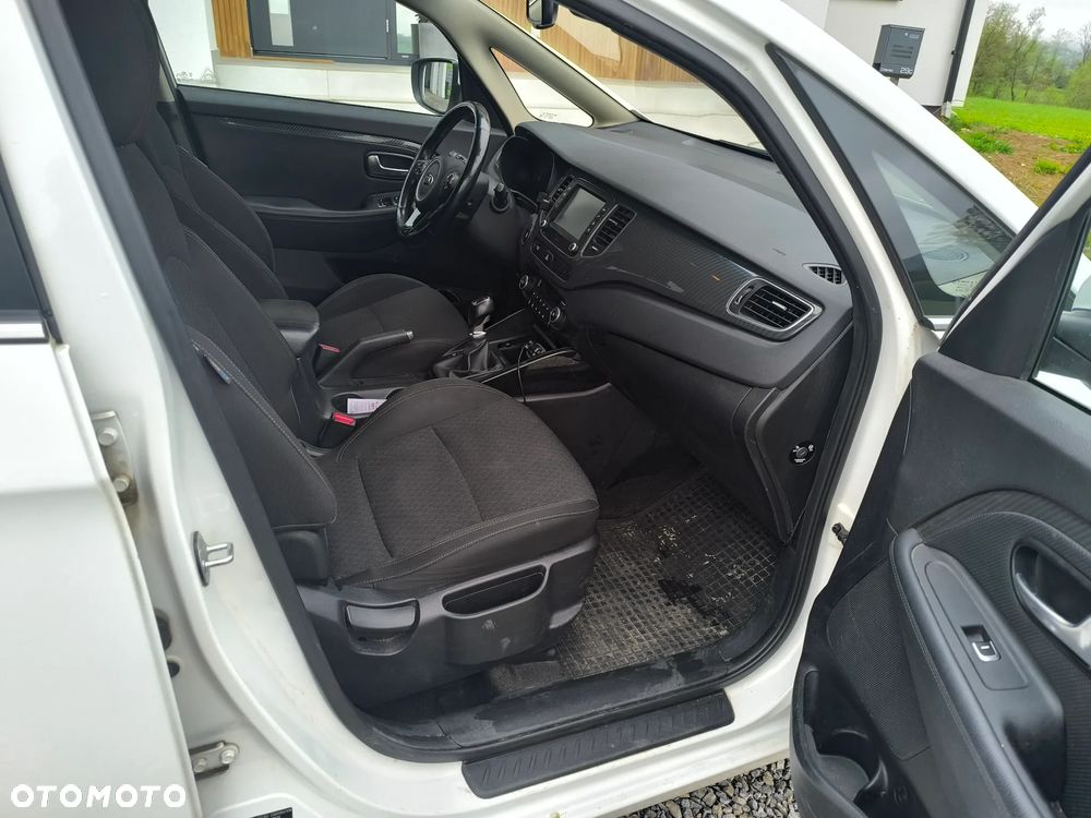Kia Carens 1.6 GDI Business Line 7os EU6 - 22