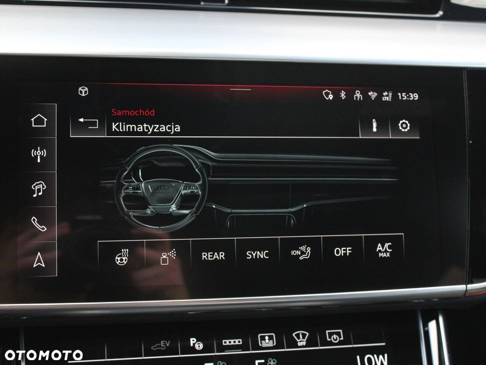 Audi A8 - 40