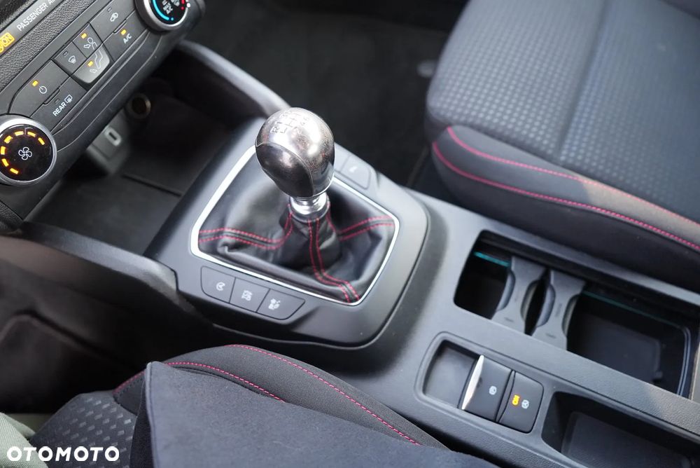 Ford Focus 1.5 EcoBoost ST-Line Business - 14