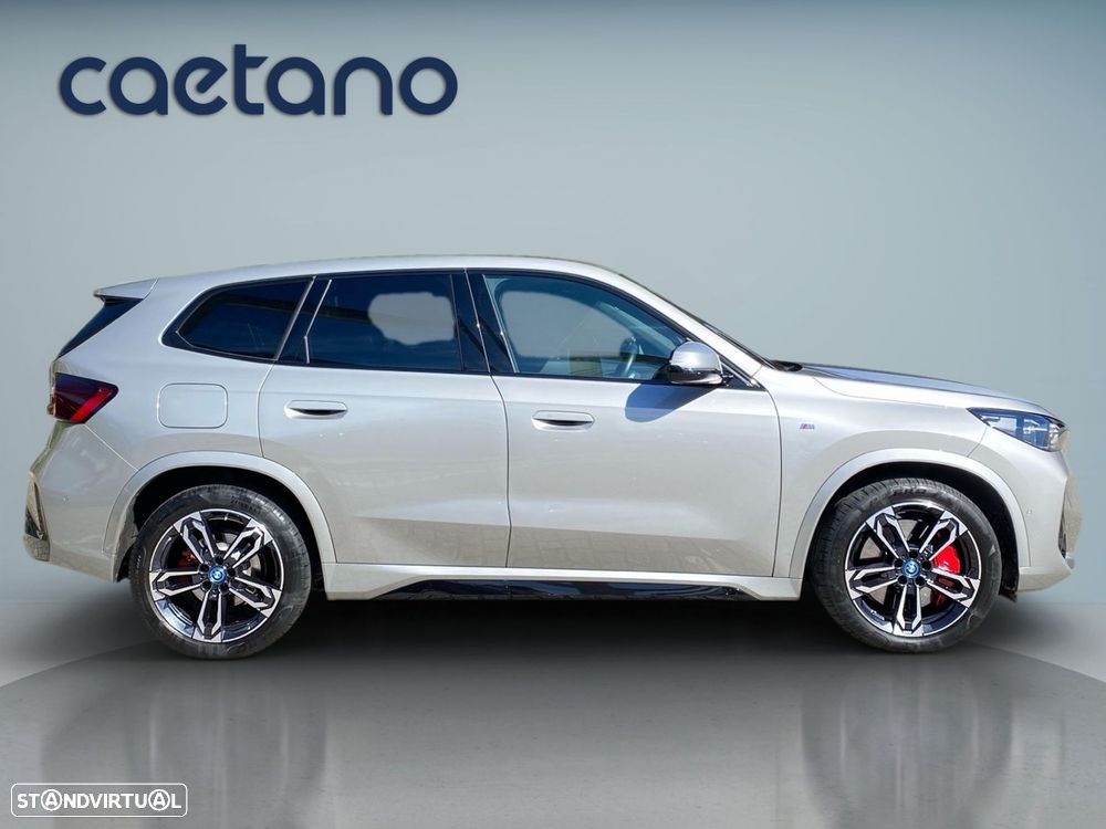BMW iX1 eDrive20 Pack Desportivo M Pro - 19