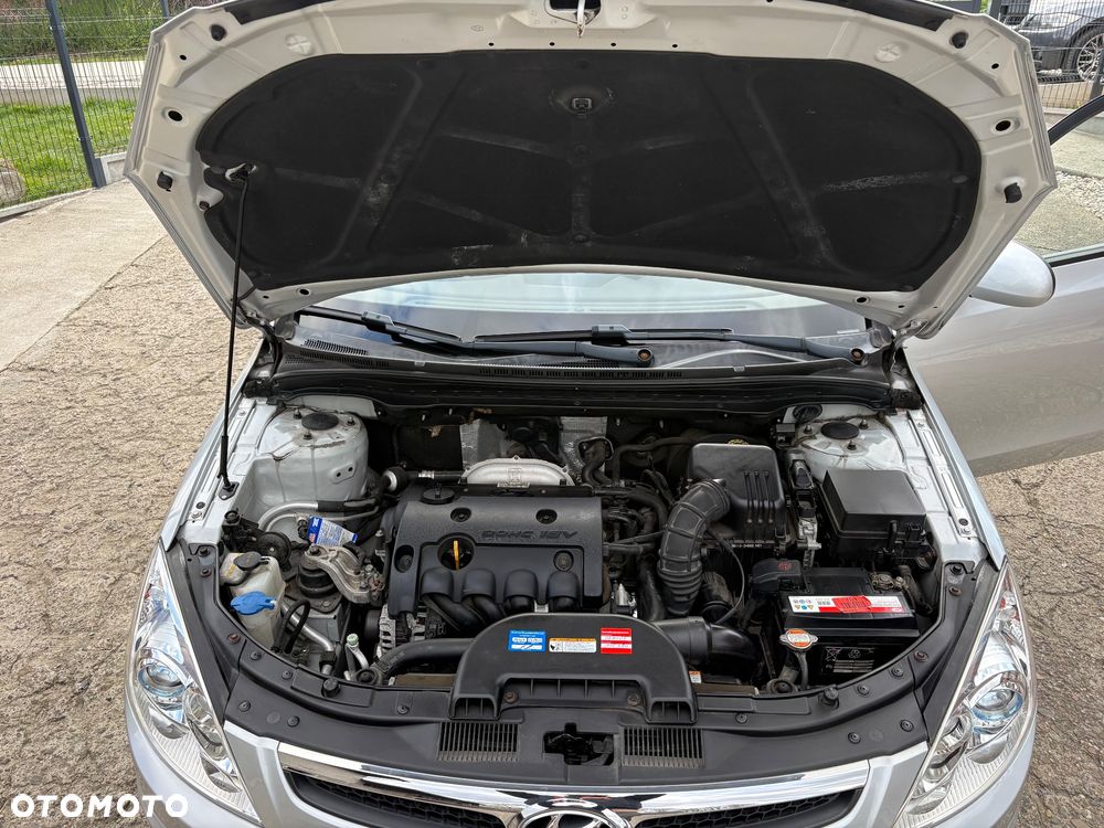 Hyundai i30 1.6 Classic + - 19