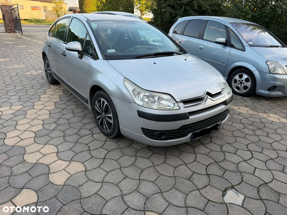 Citroën C4 1.6 16V Confort - 1