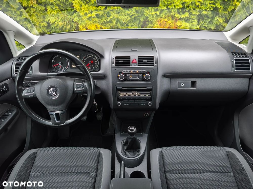Volkswagen Touran - 19