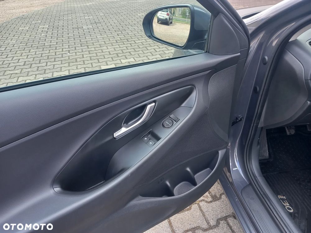 Hyundai i30 1.5 DPI Pure - 17