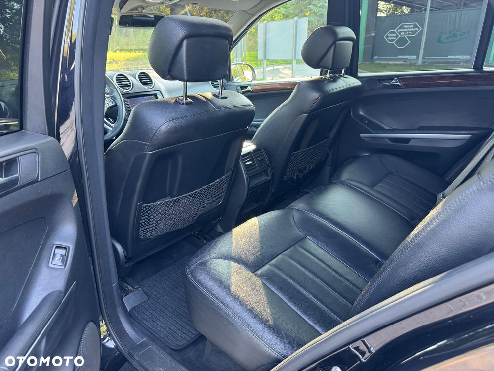 Mercedes-Benz ML 350 4-Matic - 11