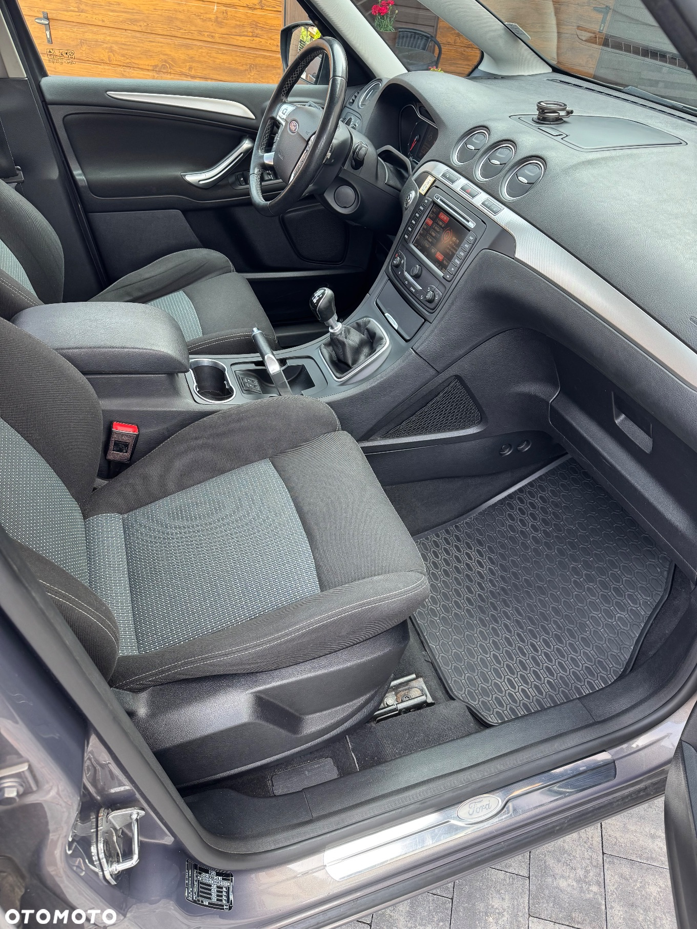 Ford S-Max - 17