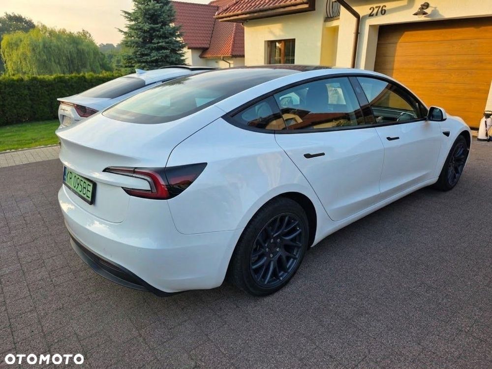 Tesla Model 3 - 6