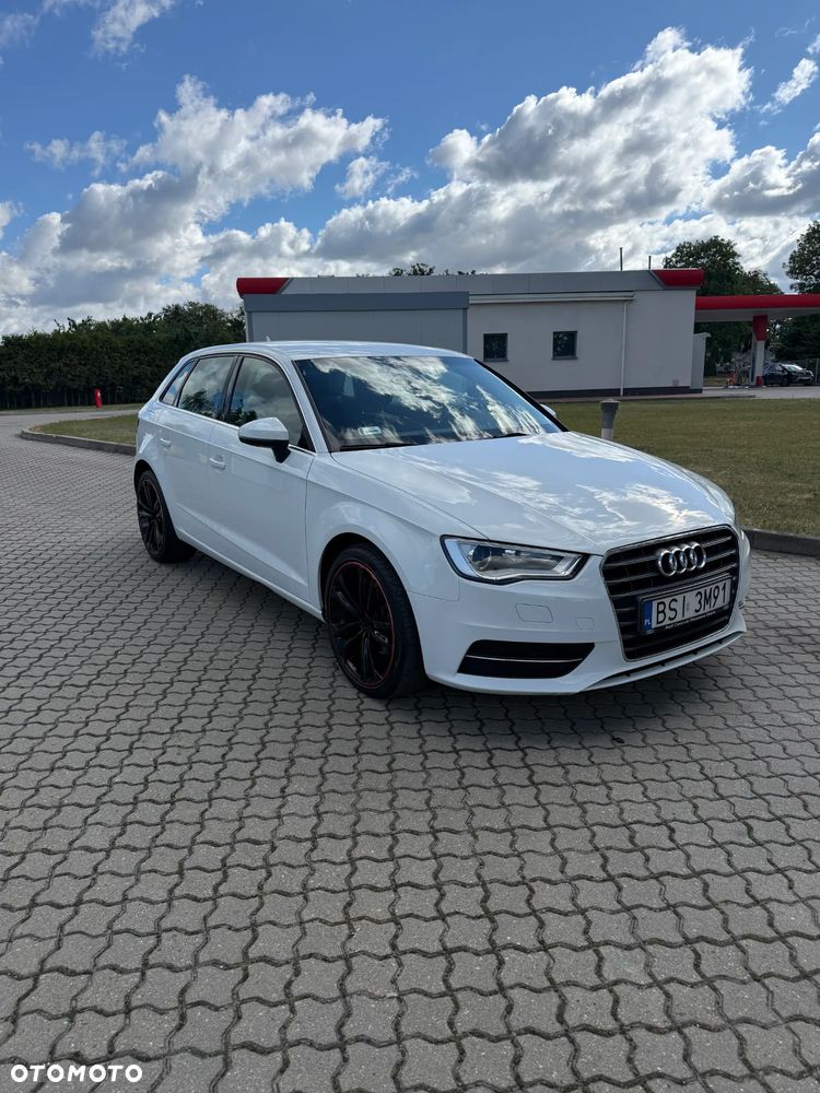 Audi A3 Sportback - 1