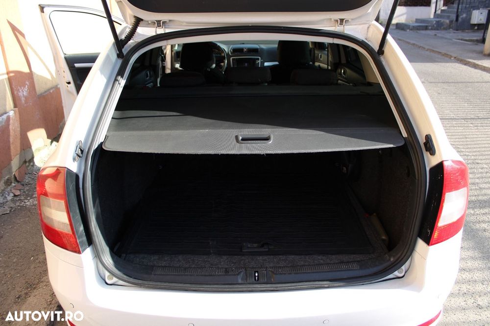 Skoda Octavia 1.8 Elegance TSI DSG - 9