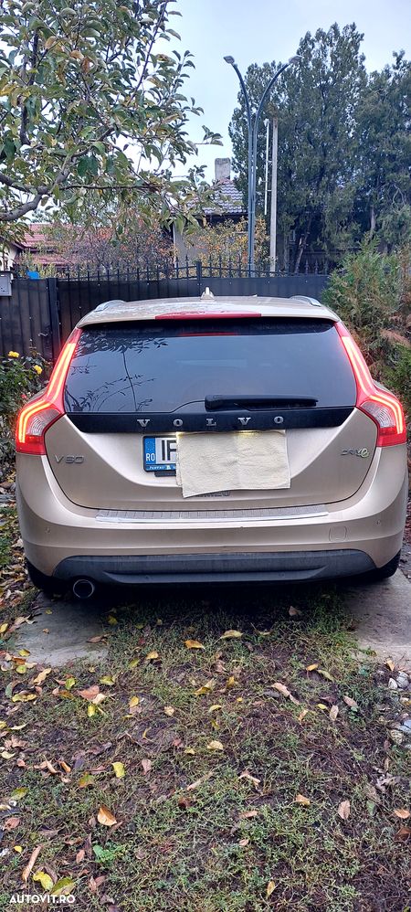 Volvo V60 DRIVe Start-Stop Kinetic - 2