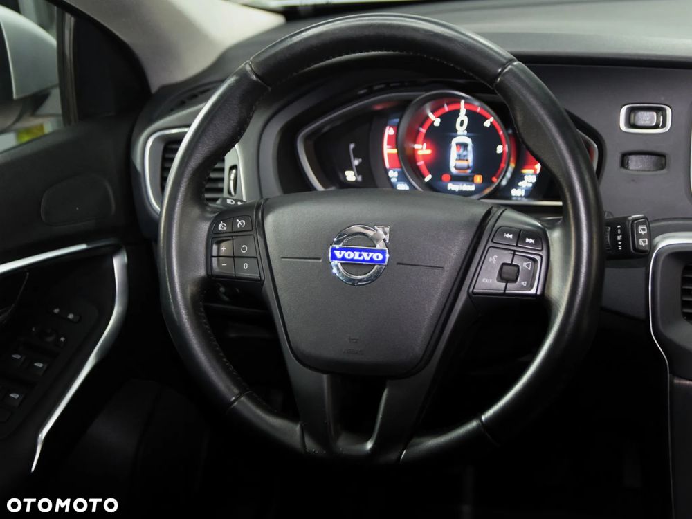 Volvo V40 - 24