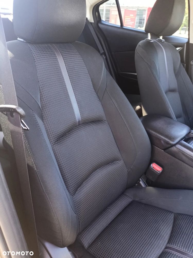 Mazda 3 - 10